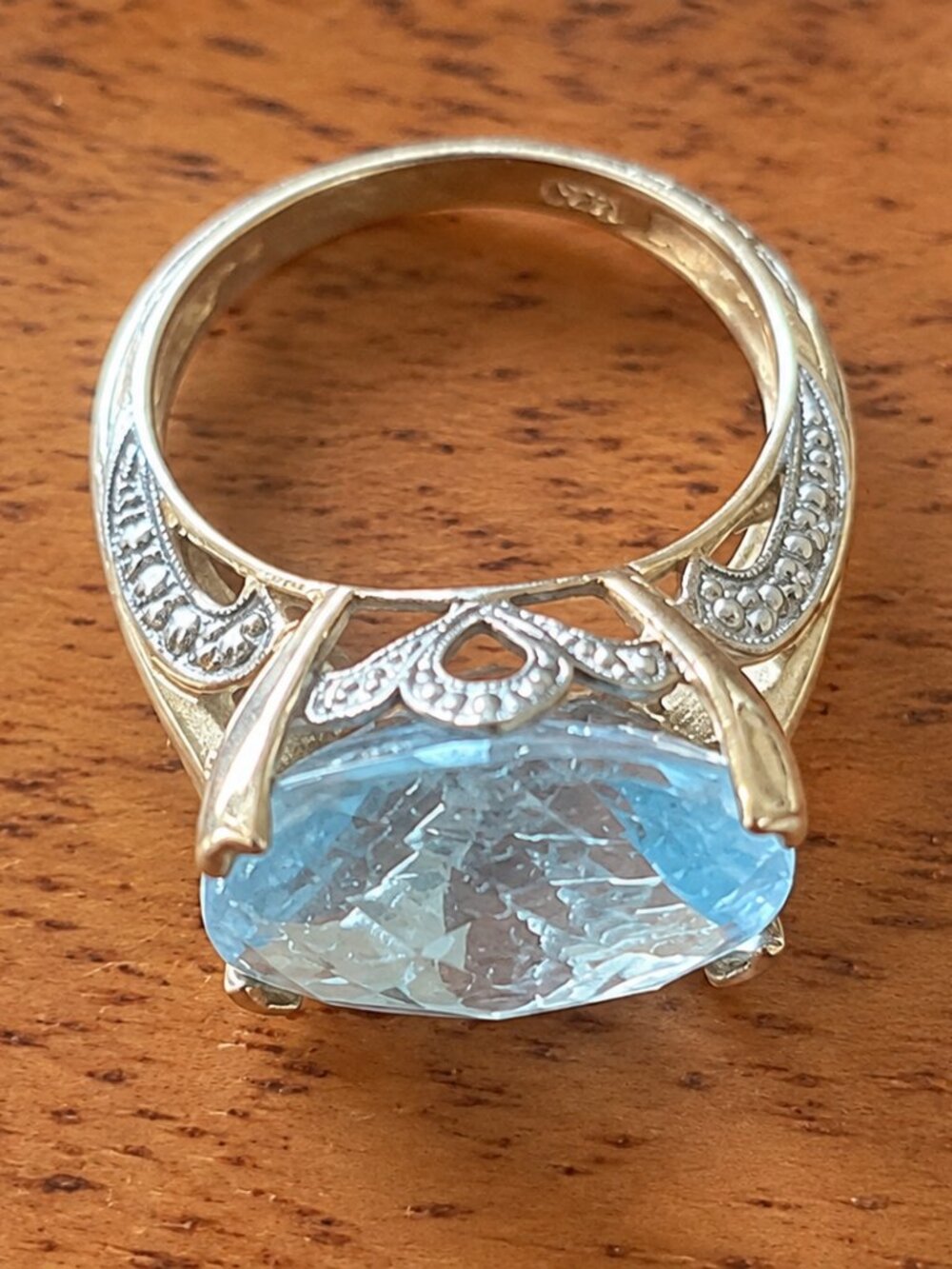 10K Gold Aquamarine Statement Ring Size 7.5
